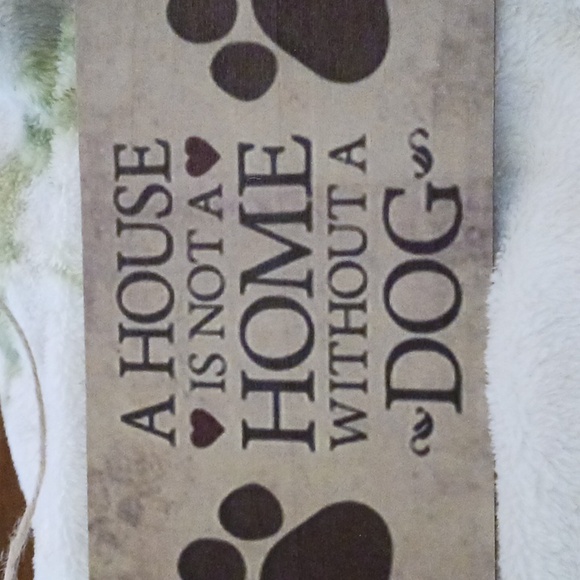 "A HOUSE IS NOT A HOME WITHOUT A DOG" wooden sign - Picture 2 of 4